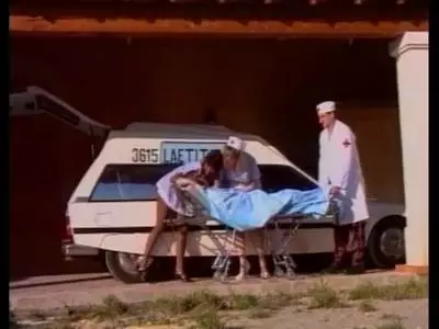 Heiße Krankenschwester wird anal gefickt
