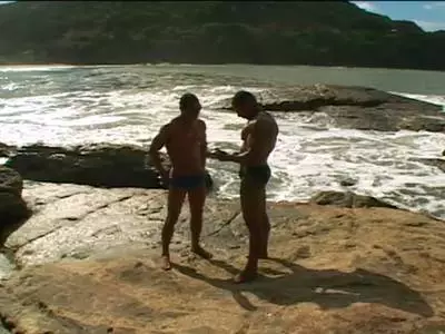 Am Strand den Gay in den Po gefickt