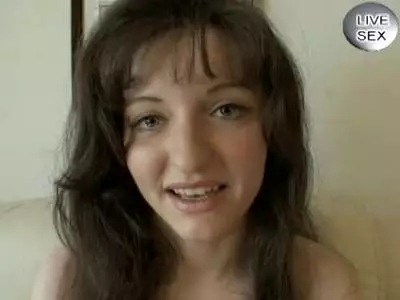 Brünette Kleine Titten Teens lieben Sexspielzeug